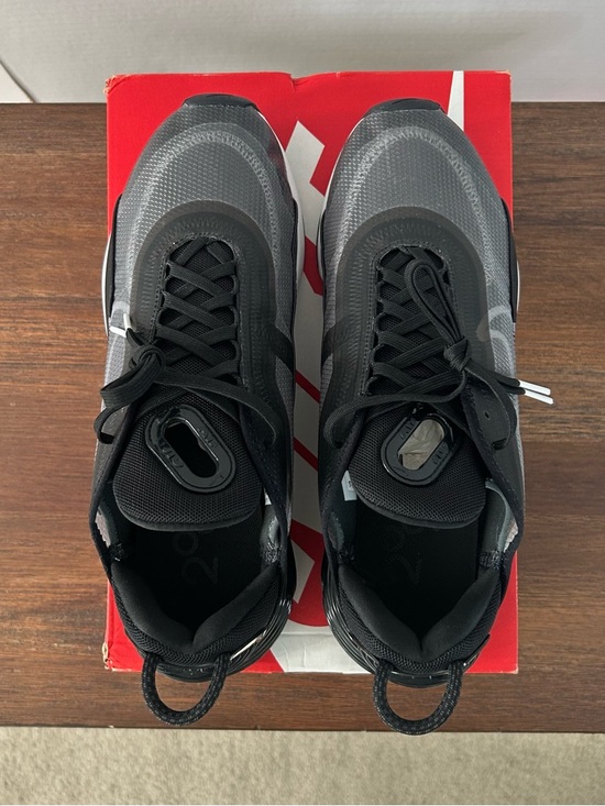 Nike Air Max 2090 Black Wolf Grey Anthracite Size M10/W11.5 - Picture 6 of 8